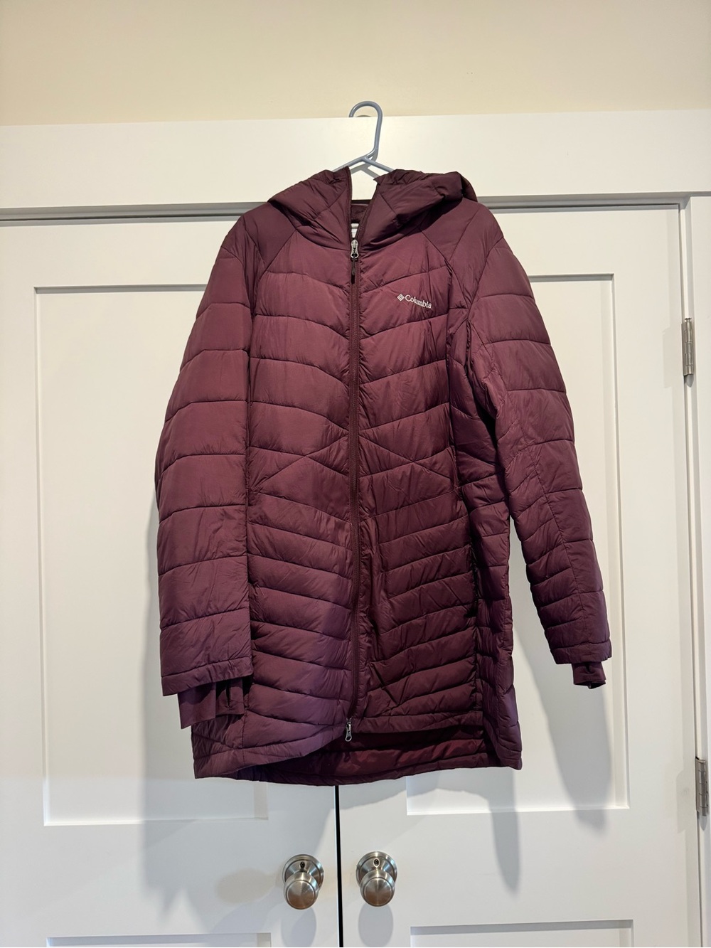 Women's Joy Peak II Mid Hooded Jacket
- Plum/Burgundy